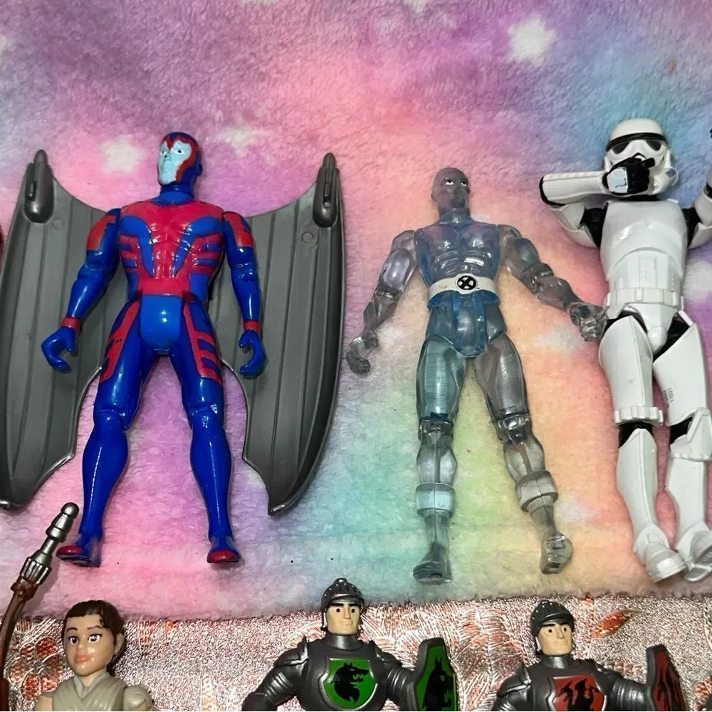 Avangers action figures lot